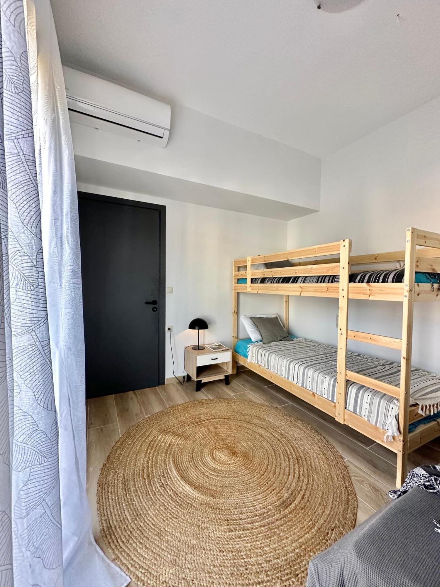 Rhodes City Exquisite 4-Bedroom Prestige Apartment מראה חיצוני תמונה