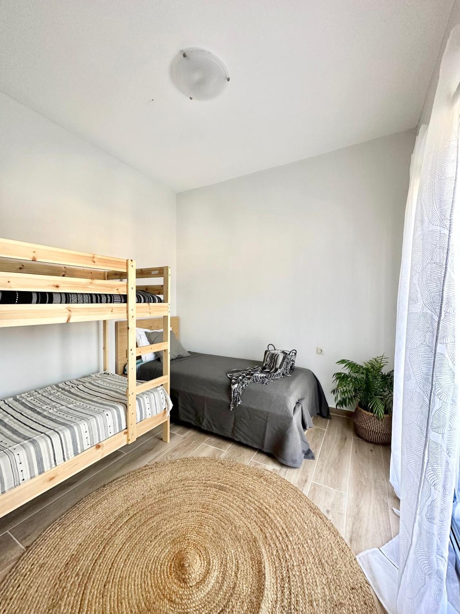 Rhodes City Exquisite 4-Bedroom Prestige Apartment מראה חיצוני תמונה