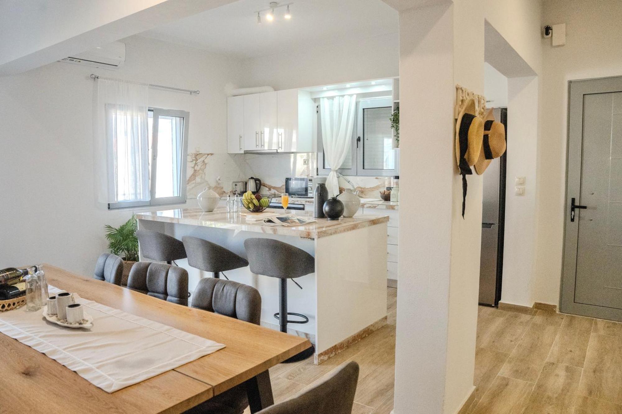 Rhodes City Exquisite 4-Bedroom Prestige Apartment מראה חיצוני תמונה