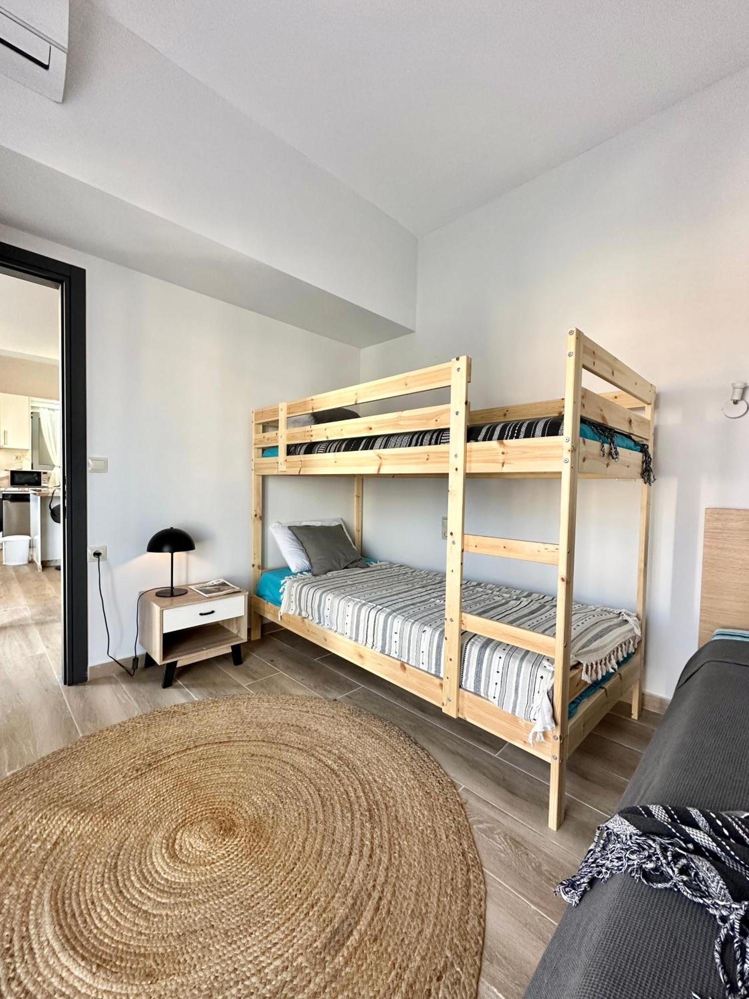 Rhodes City Exquisite 4-Bedroom Prestige Apartment מראה חיצוני תמונה